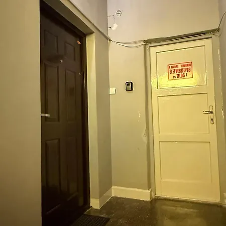 Small Flat Next To The * Eger