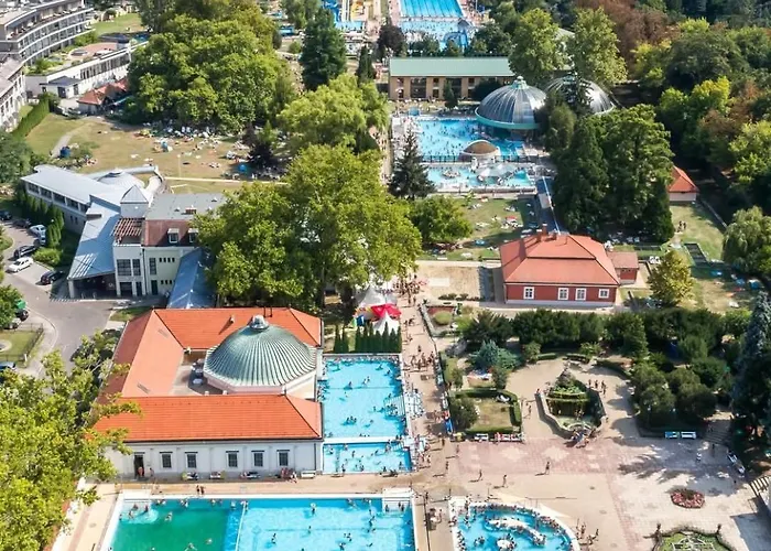 Small Flat Next To The 아파트